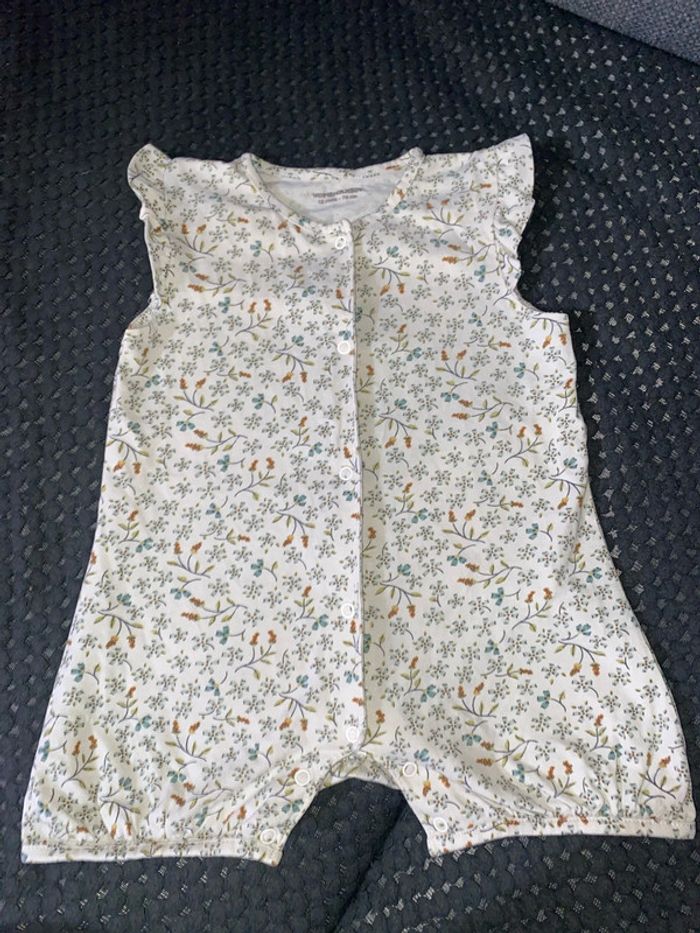 Combinaison courte bébé fille