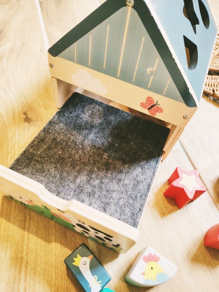 🏠 Maison boîte à formes/animaux à encastrer en bois marque Vertbaudet - photo numéro 6