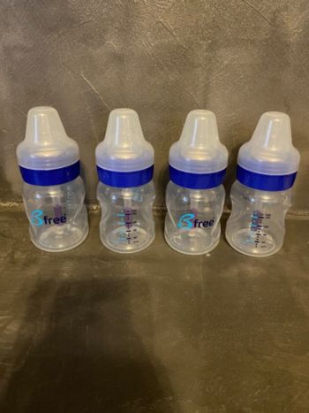 Lot de 4 biberons Bfree débit 1