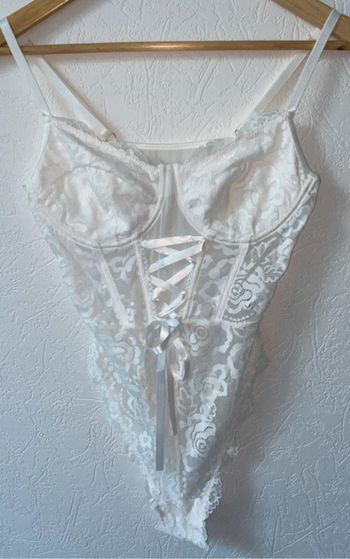 Body blanc en dentelle