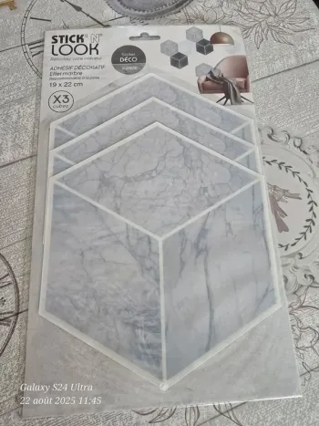 Cube blanc adhésif