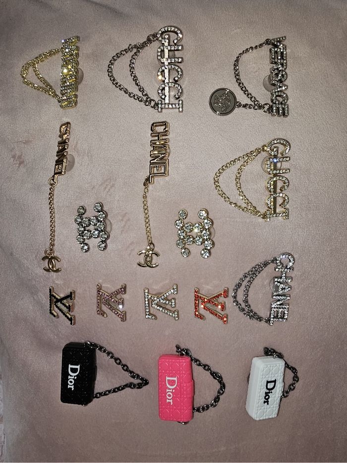 Pin’s pour crocs aux choix