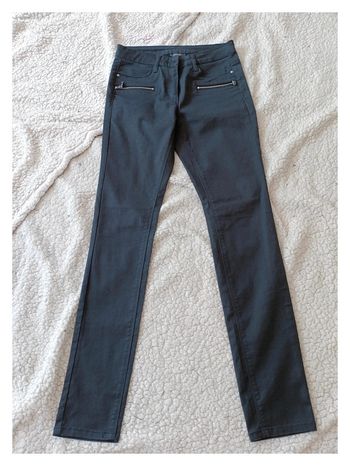 Jean noir grisé yessica, fermeture zippé sur les poches. Effet grunge punk y2k --