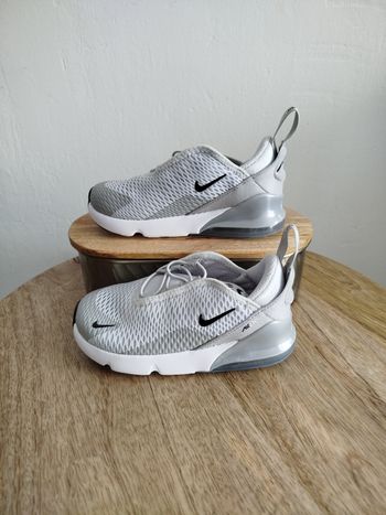 Baskets Nike T 26
