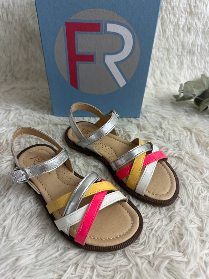 Paire de sandales Franco Romagnoli taille 28 - photo numéro 2