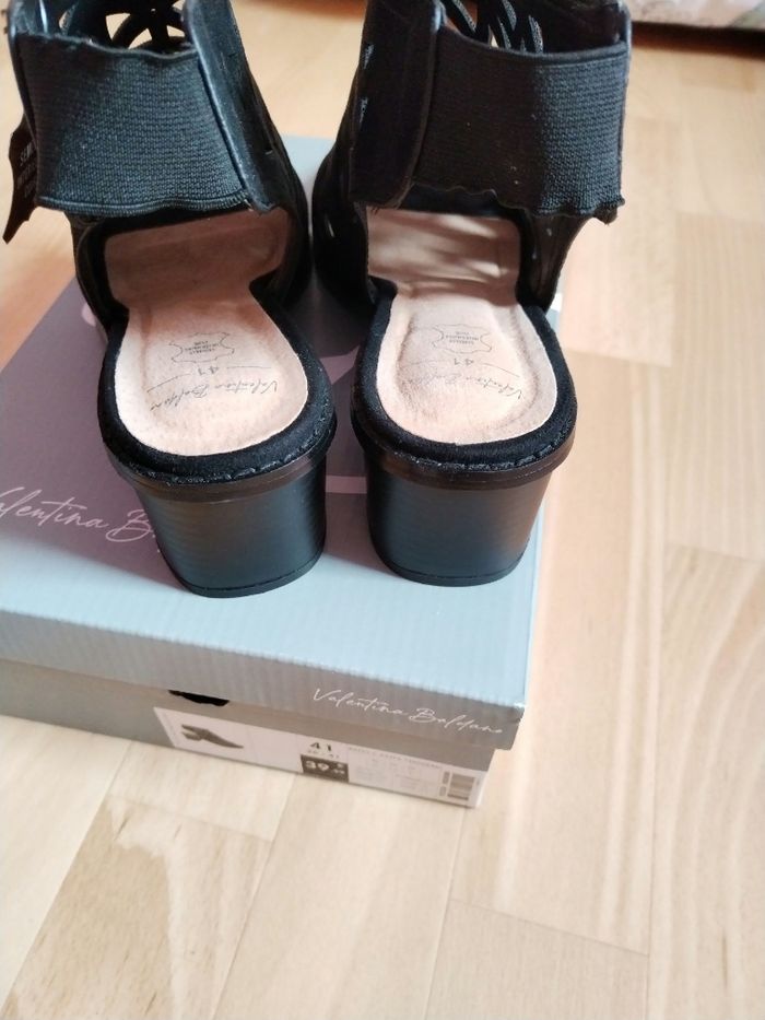 Chaussures ouvertes montantes à talon 41 - photo numéro 5