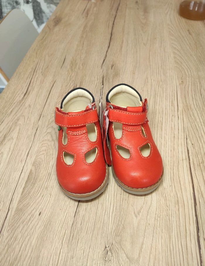 Chaussures cuir kickers neuves 19 - photo numéro 2