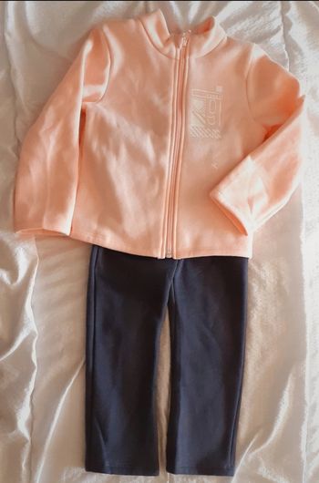 Ensemble sport fille 4-5 ans neuf / Decathlon