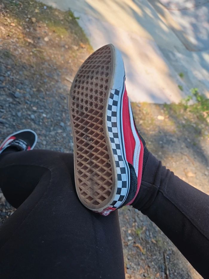 Vans édition originale rouge et noir à damier - photo numéro 4