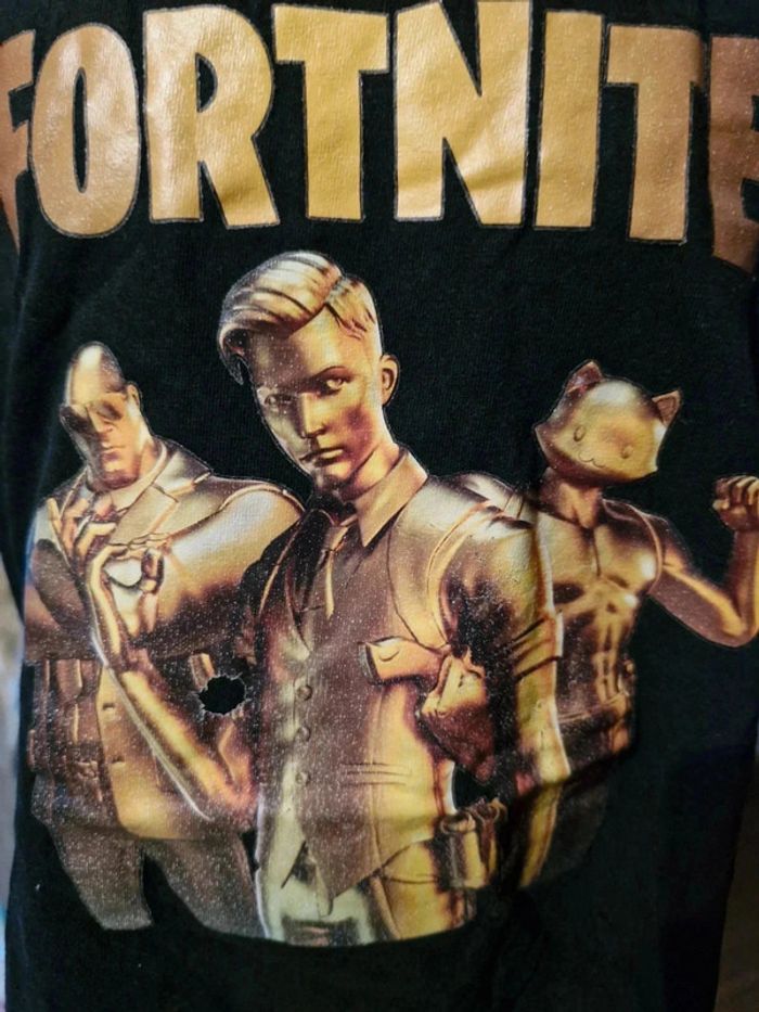 T shirt fortnite 11 /12 ans - photo numéro 3