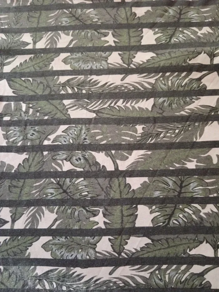 Tee shirt feuilles - photo numéro 3