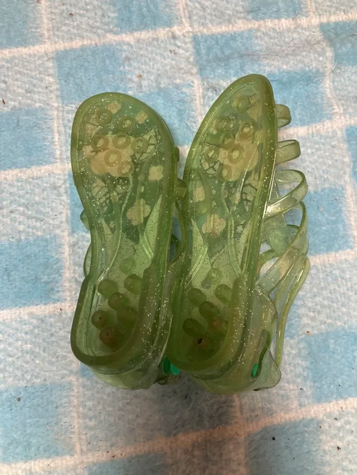 Sandales vertes Disney taille UK 2 (taille 34) - photo numéro 3