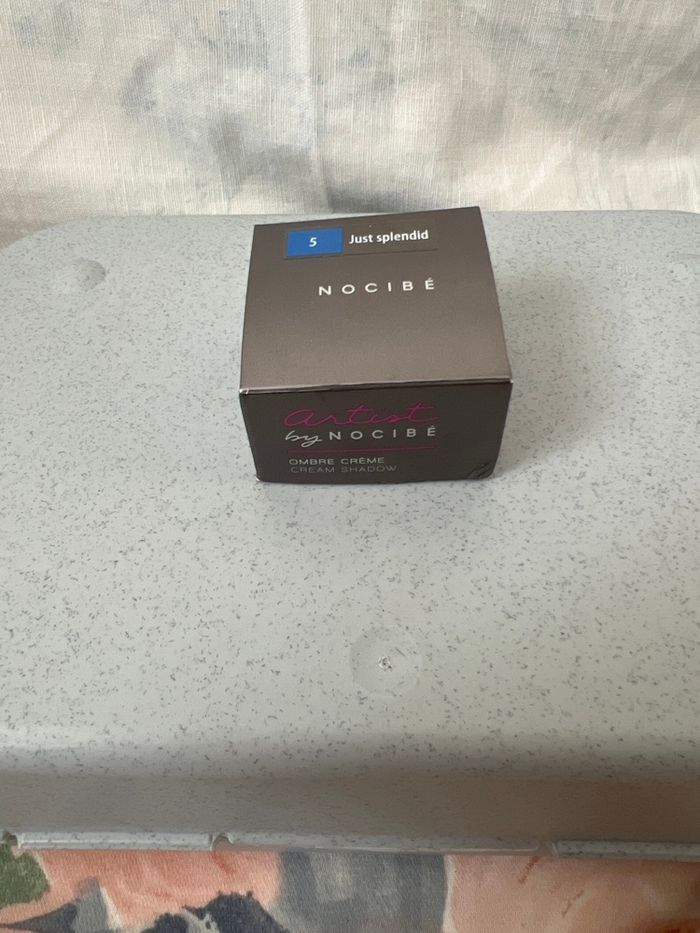 Ombre à paupières crème - photo numéro 3