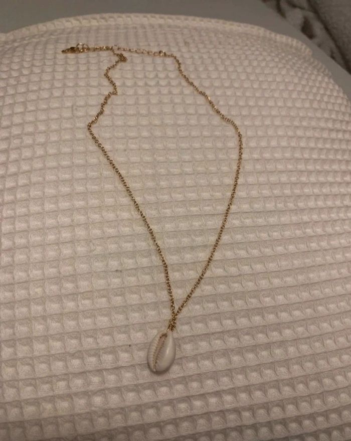 Collier doré pendentif coquillage 3D chaîne longue et réglable, état neuf - photo numéro 5