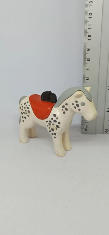 Cheval blanc avec selle marron playmobil 123