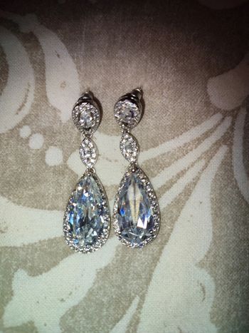 Boucles d'oreille fantaisie imitation diamants