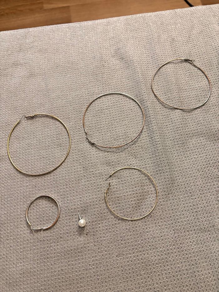 Boucle d’oreille dépareillées