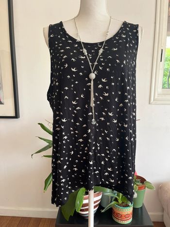 Longue tunique sans manches imprimée taille 46/48