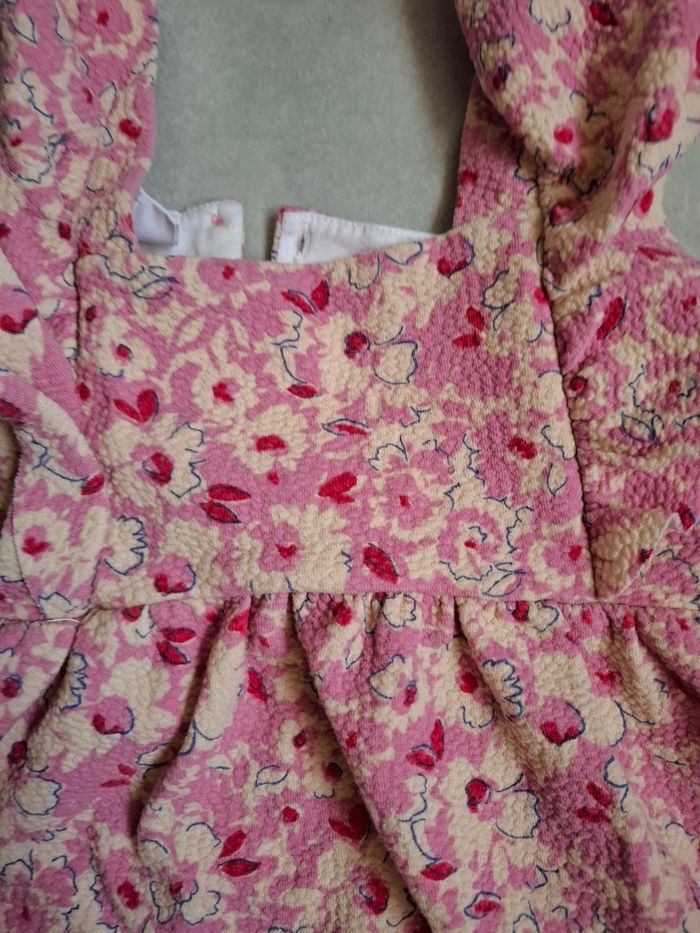 Robe zara 4/5 ans - photo numéro 2