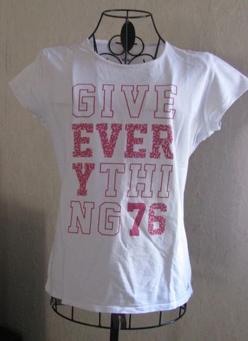 tee shirt blanc et rose