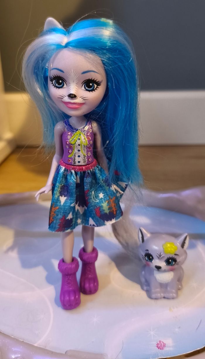 Poupée entchantimals avec son chat