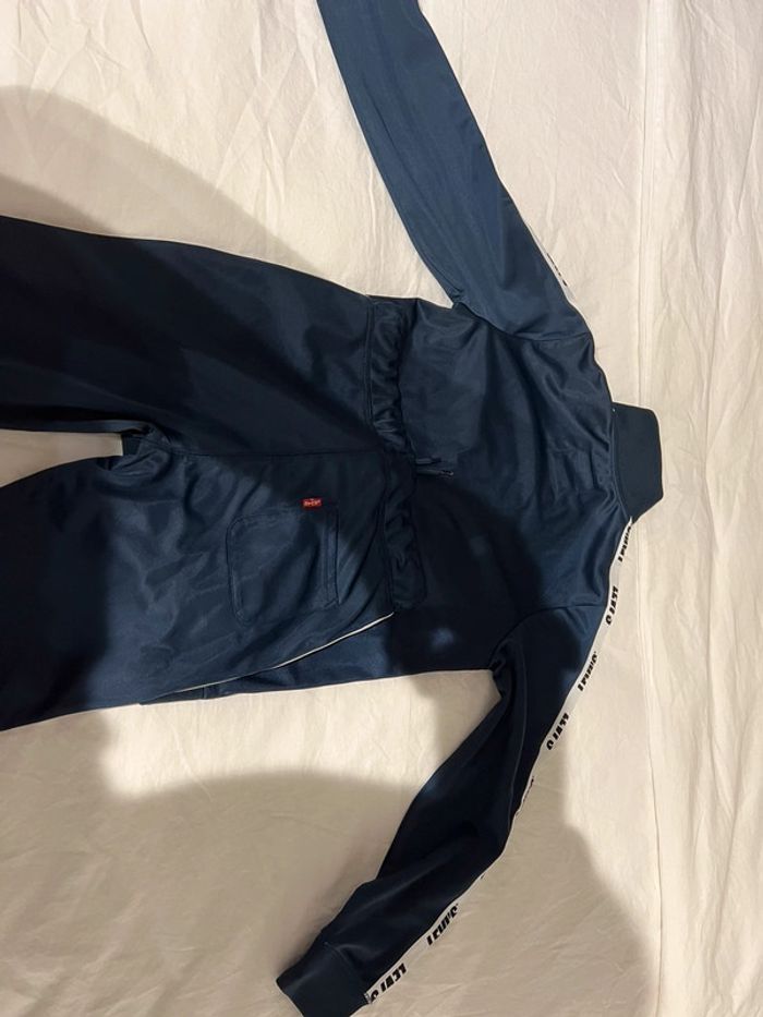 Sweat et pantalon Levis costume sport - photo numéro 7