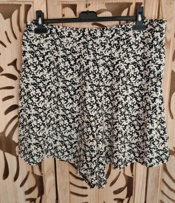 Short fluide imprimé fleuri T 46 New look Curves