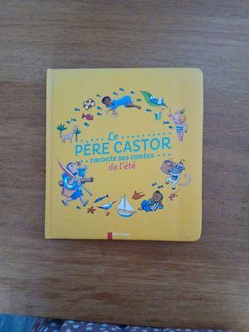 Le père castor raconte ses contes de l'été