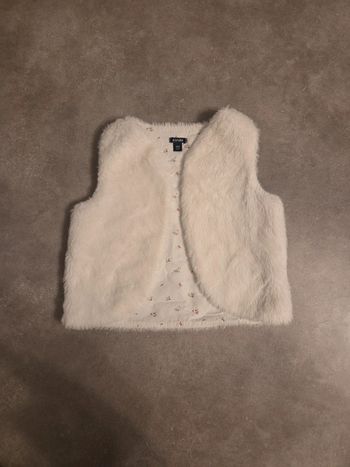 Gilet sans manche bébé fille fausse fourrure blanche T24mois TBE kiabi