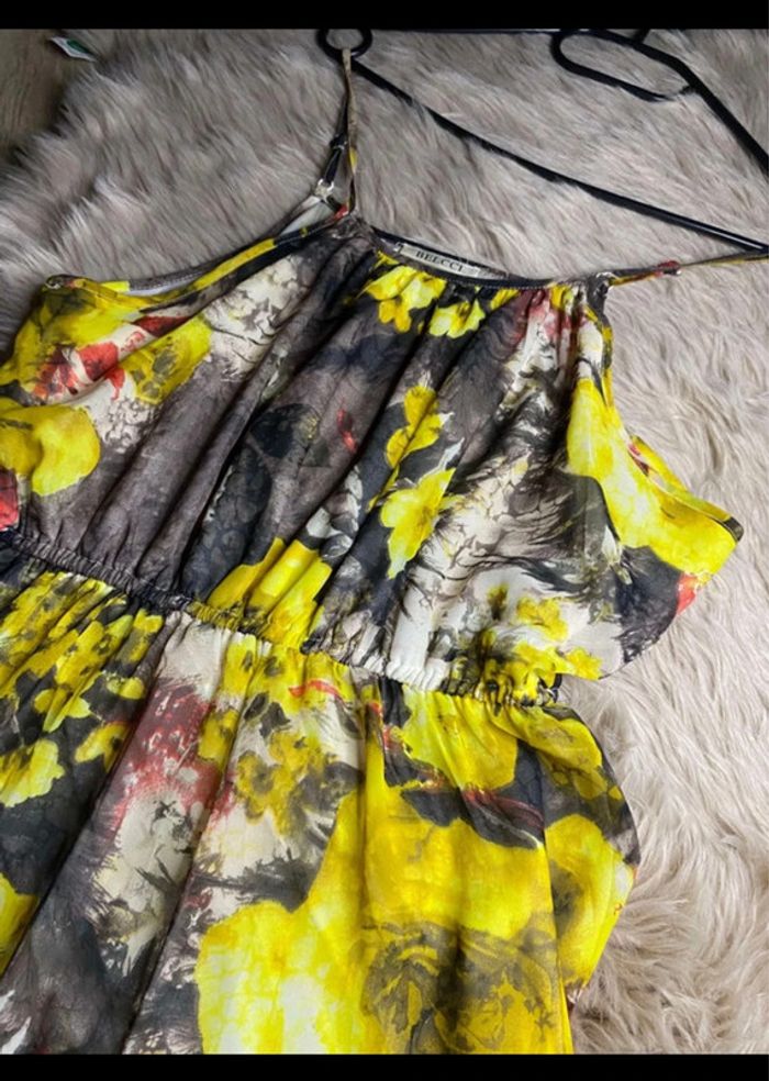 Robe longue a bretelles gris motifs fleurs jaune et rouge Belcci Taille M / 38