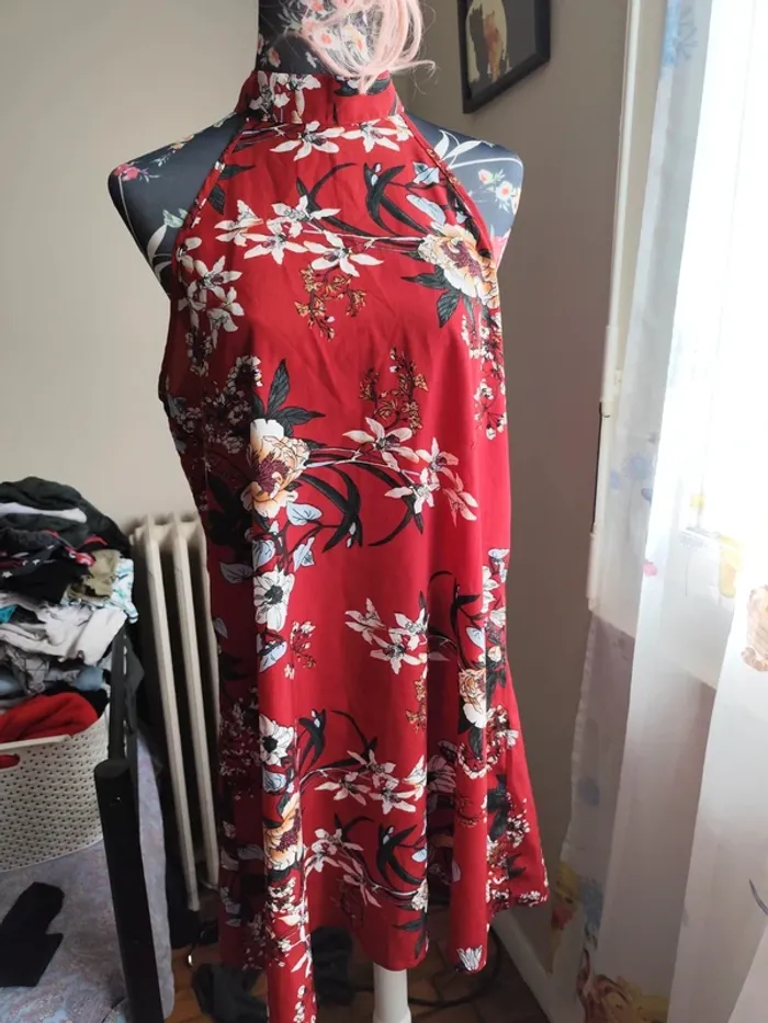 Robe ras de cou trapèze