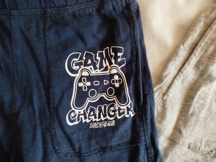 2 shorts in extenso 6 ans - photo numéro 3