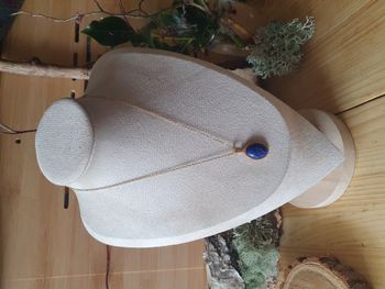 Collier en acier inoxydable avec une pierre de dumortiérite