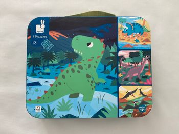 4 puzzles évolutifs dinosaures dans valisette Janod