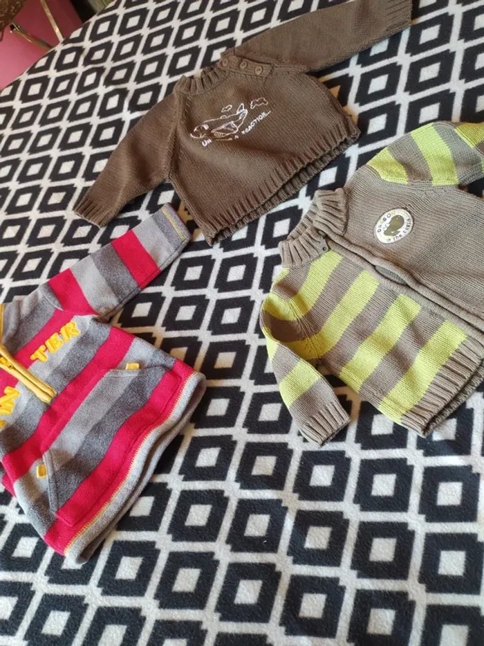 Lot de pulls - photo numéro 2