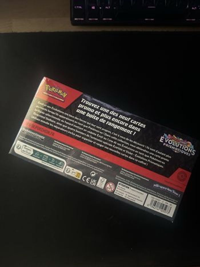 Boite Surprise Pokémon Évolution Prismatique EV8.5 - photo numéro 2