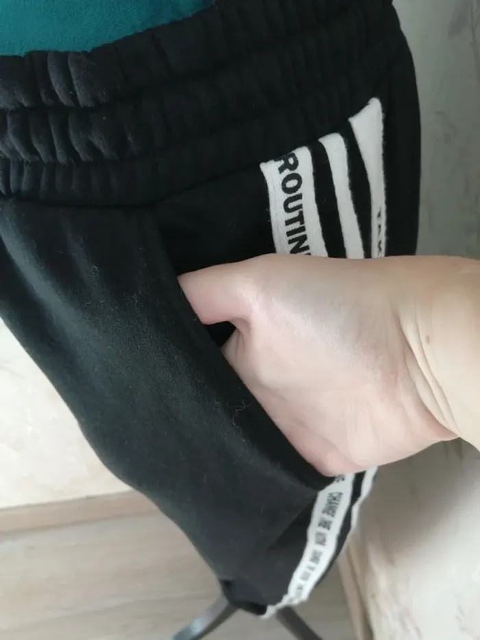 Pantalon de jogging noir avec rubans à message sur les côtés / jennyfer / (M) - photo numéro 4