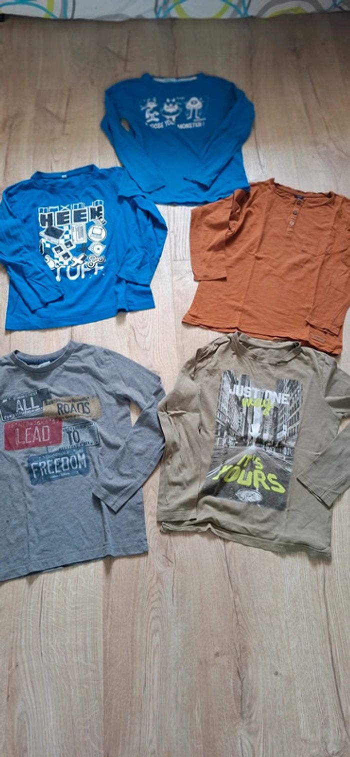 Lot 4 t-shirt 10ans TBE (+1BE)