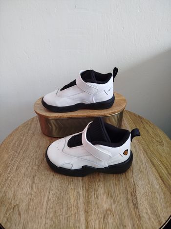 Baskets Jordan T25