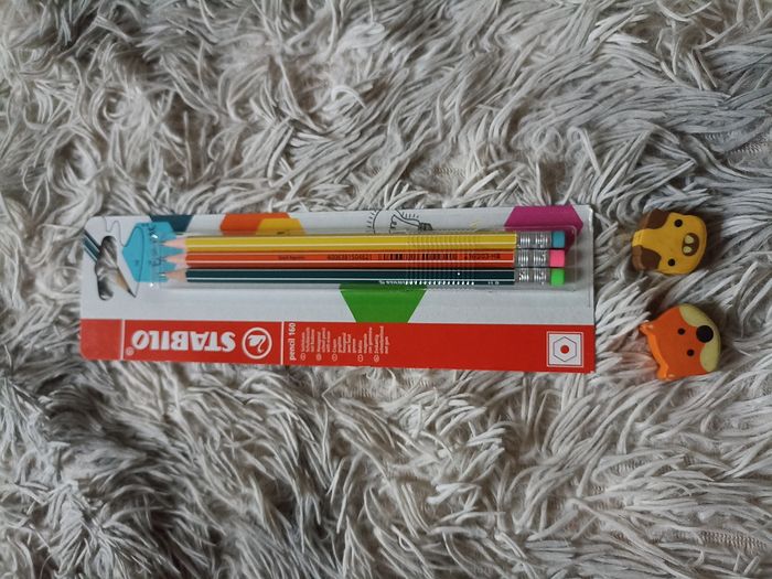 Lot de fournitures scolaires neuves avec étiquette - photo numéro 2