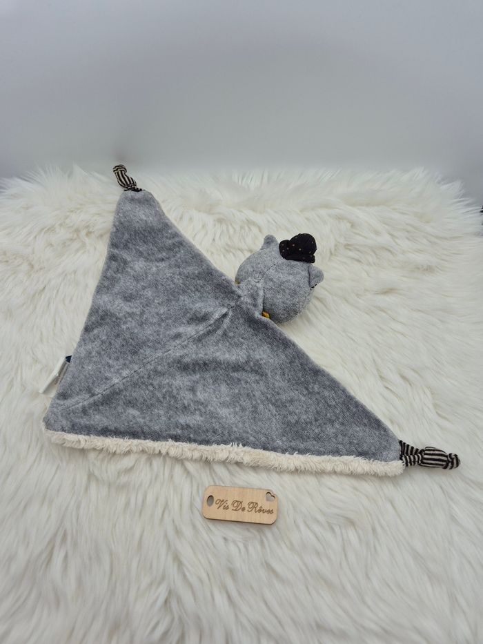 Doudou plat Triangle Chat Fernand Les Moustaches Moulin Roty - photo numéro 3