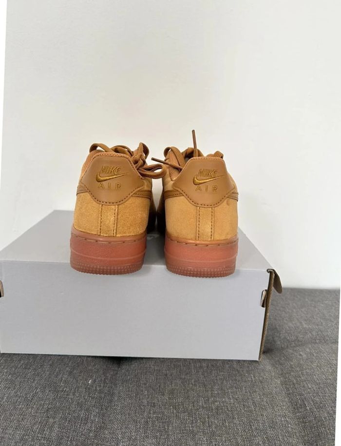 Nike air force 1 LV8 - photo numéro 7