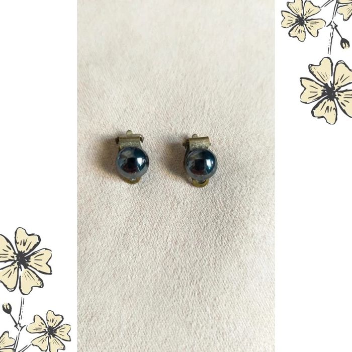 Boucles d’oreilles vintage à clip – Perles noires effet hématite