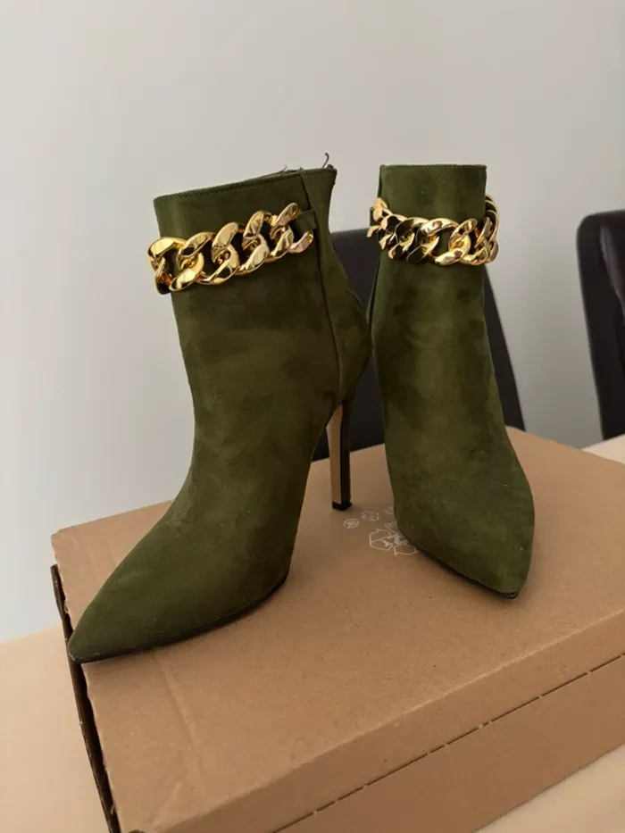 Bottines au talons sans plate-forme
