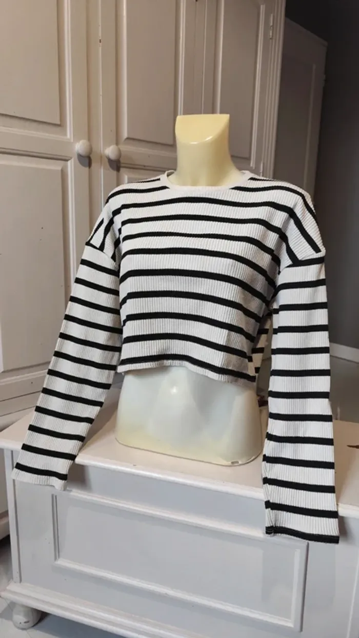 Pull court rayé noir et blanc T38 - Pull&bear