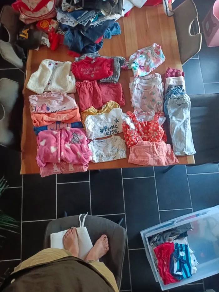 Lot vêtement fille 12 mois