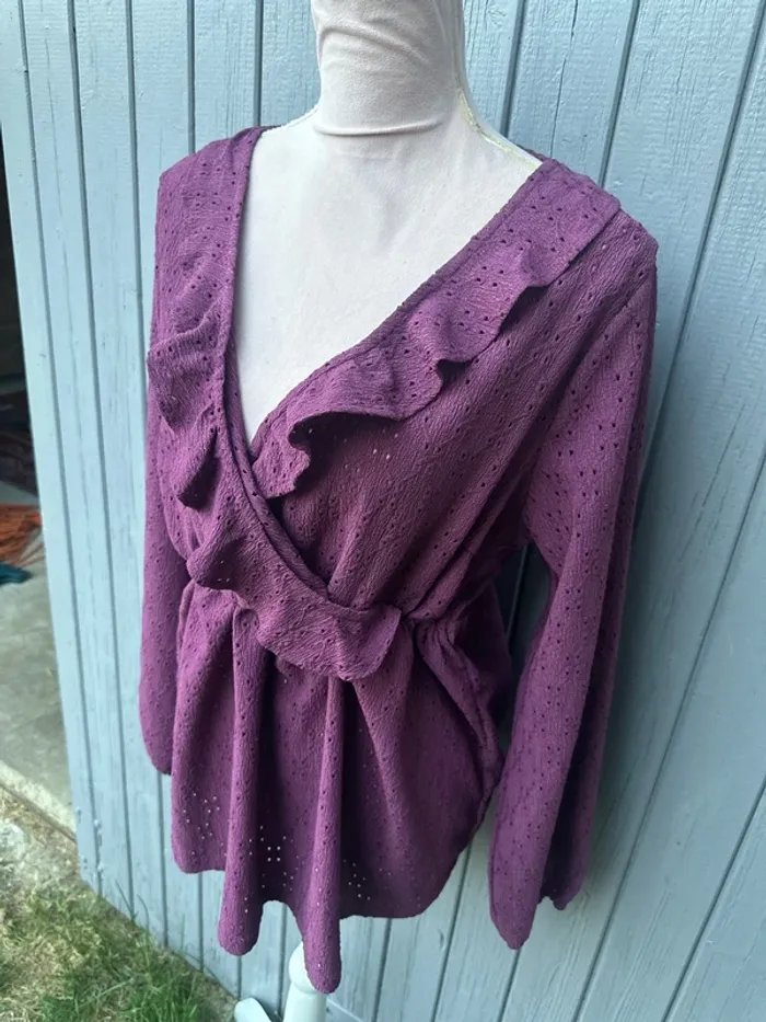 Blouse manches longues violette à volants décolleté 42/XL - photo numéro 3
