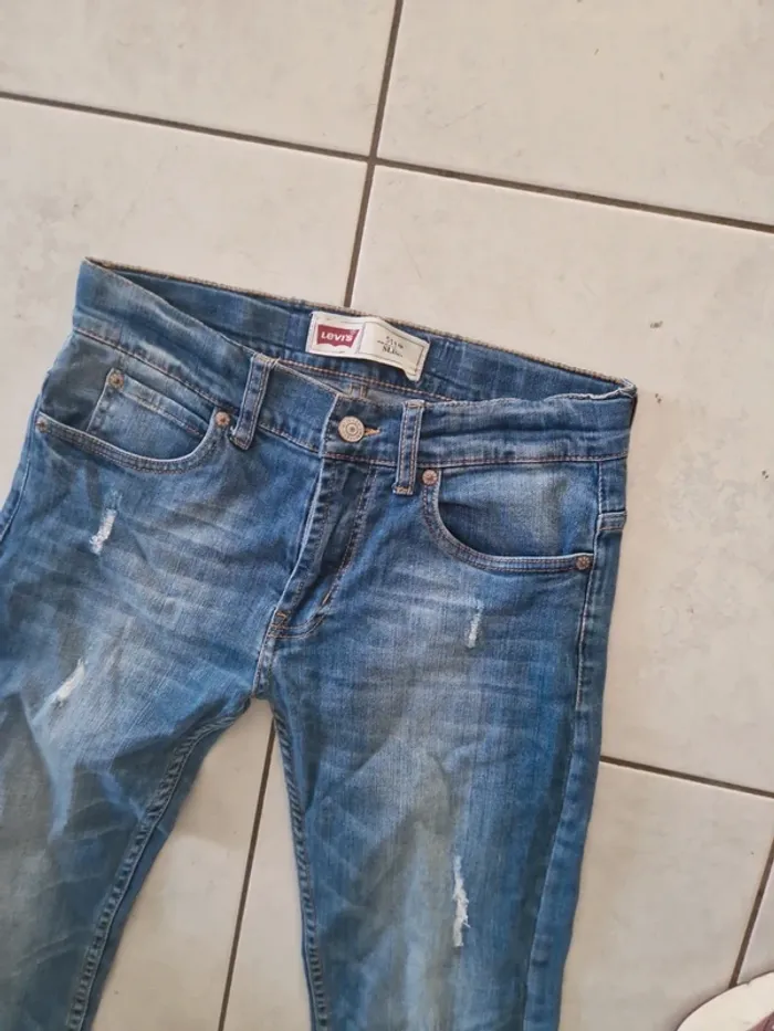 Jeans levis 511 taille slim 12 ans tres bon etat - photo numéro 4