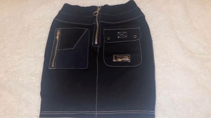 Jolie jupe noire projet x