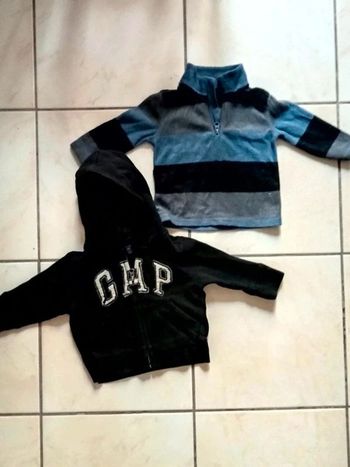 Lot de deux gilets GAP 6 à 12 mois